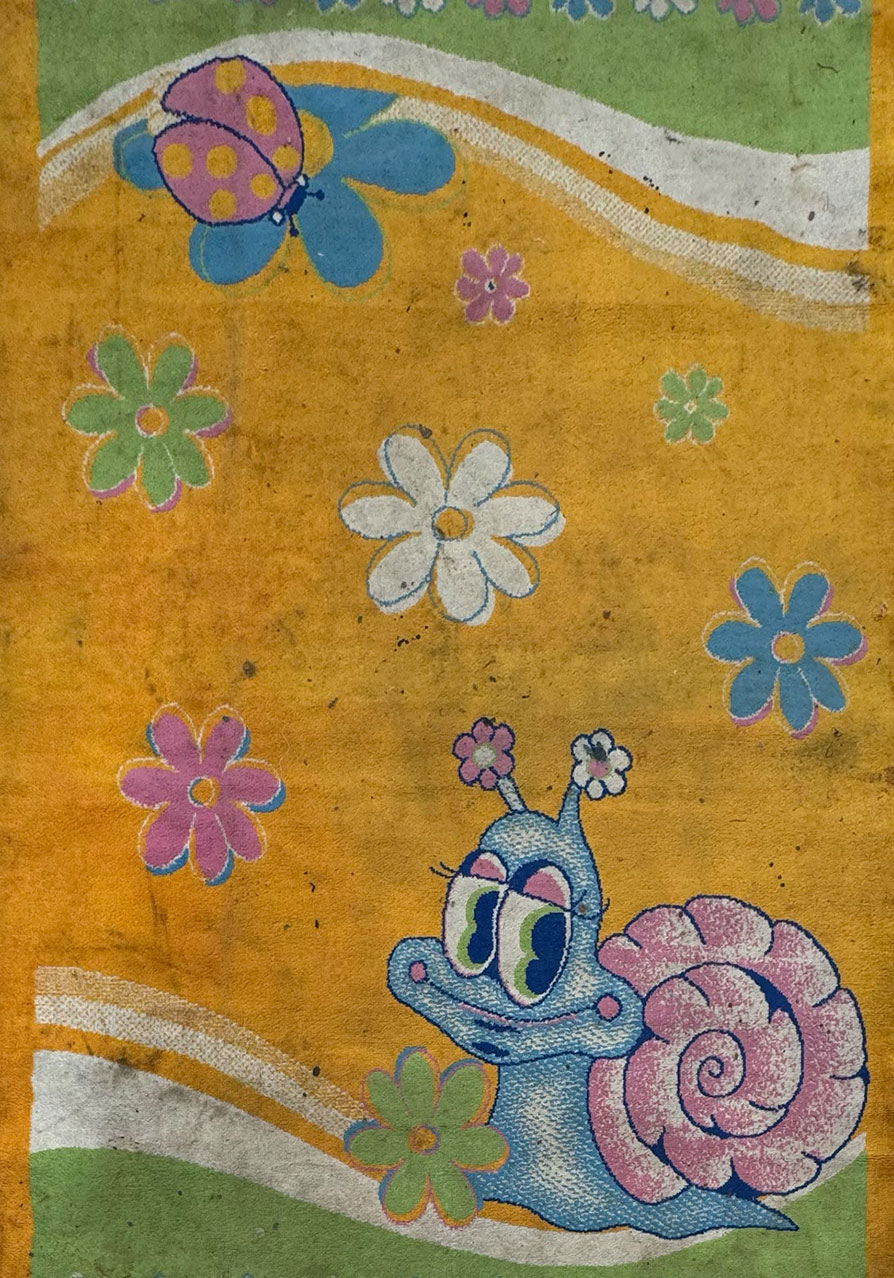 Стирка яркого детского ковра - до